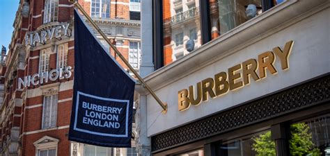 199 on giving luxury brand relevance and energy burberry|burberry social media marketing.